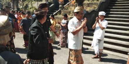 Wakil Bupati Buleleng Hadiri Upacara Pitra Yadnya (Ngaben Masal) Desa Tunjung
